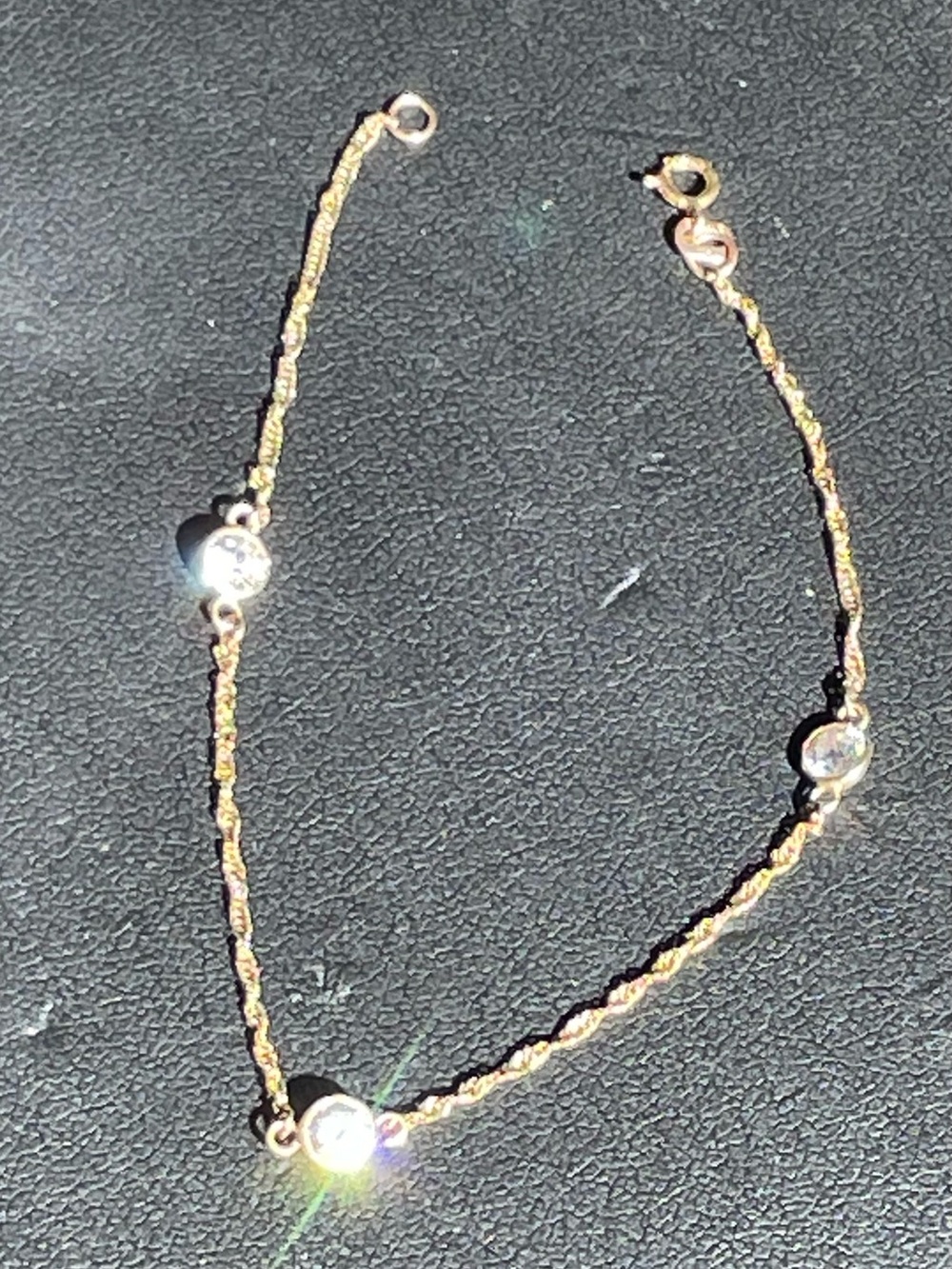 10KT Stamped YellowGOLD Bracelet with 3 CZ stones. Very Pretty. 1.08 grams. - Picture 13 of 14